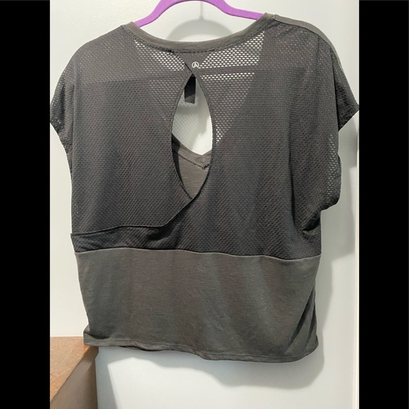 Activewear Top - Picture 2 of 3